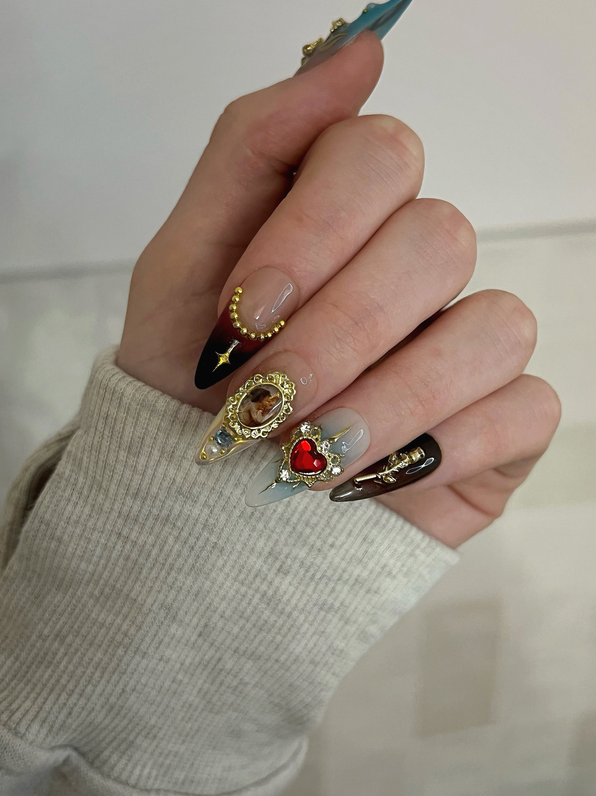 Baroque Heart – TANGHULU NAILS - Main Image
